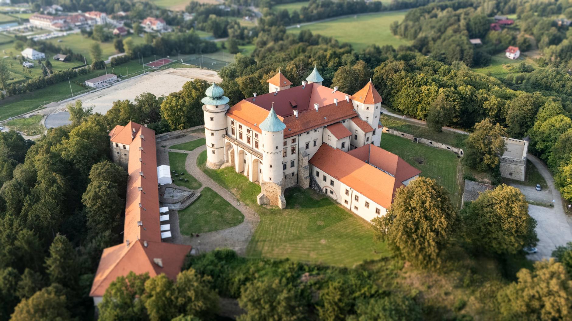 Uroczystość pożegnalna Krzysztofa Pawłowskiego, twórcy WSB-NLU w Nowym Sączu